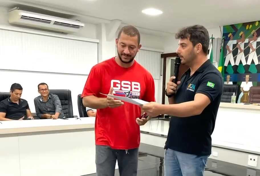 Camacã: Prefeito Paulo do Gás participa da entrega de certificados do curso de máquinas pesadas